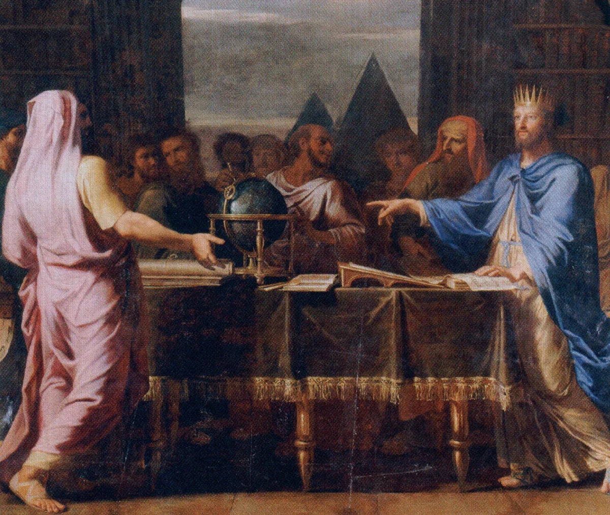 Ptolemeusz II w koronie rozmawia z uczonymi nad otwartą księgą, na obrazie z XVII wieku.